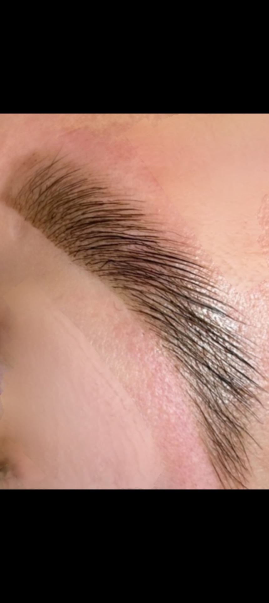 Kulmien laminointi kestovärin kera 